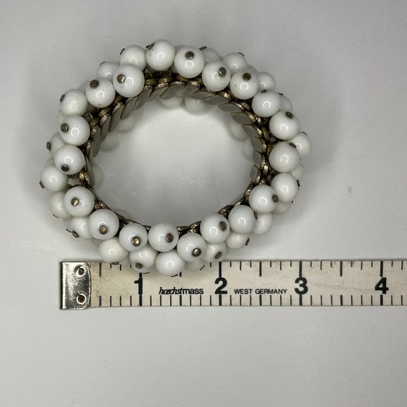 Vintage White Glass Facetted Beaded Bracelet - Picture 4 of 4